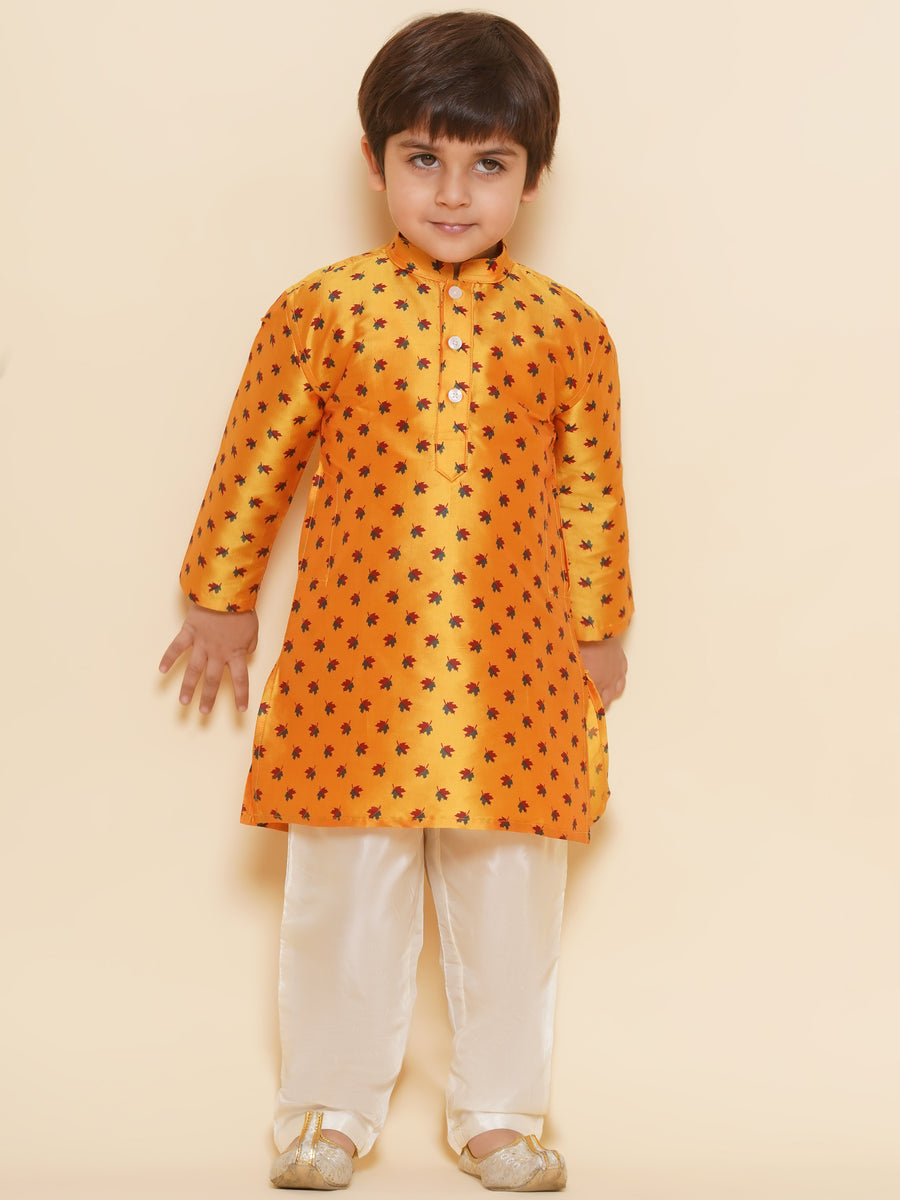 Boys Printed Kurta and Pyjama Set
