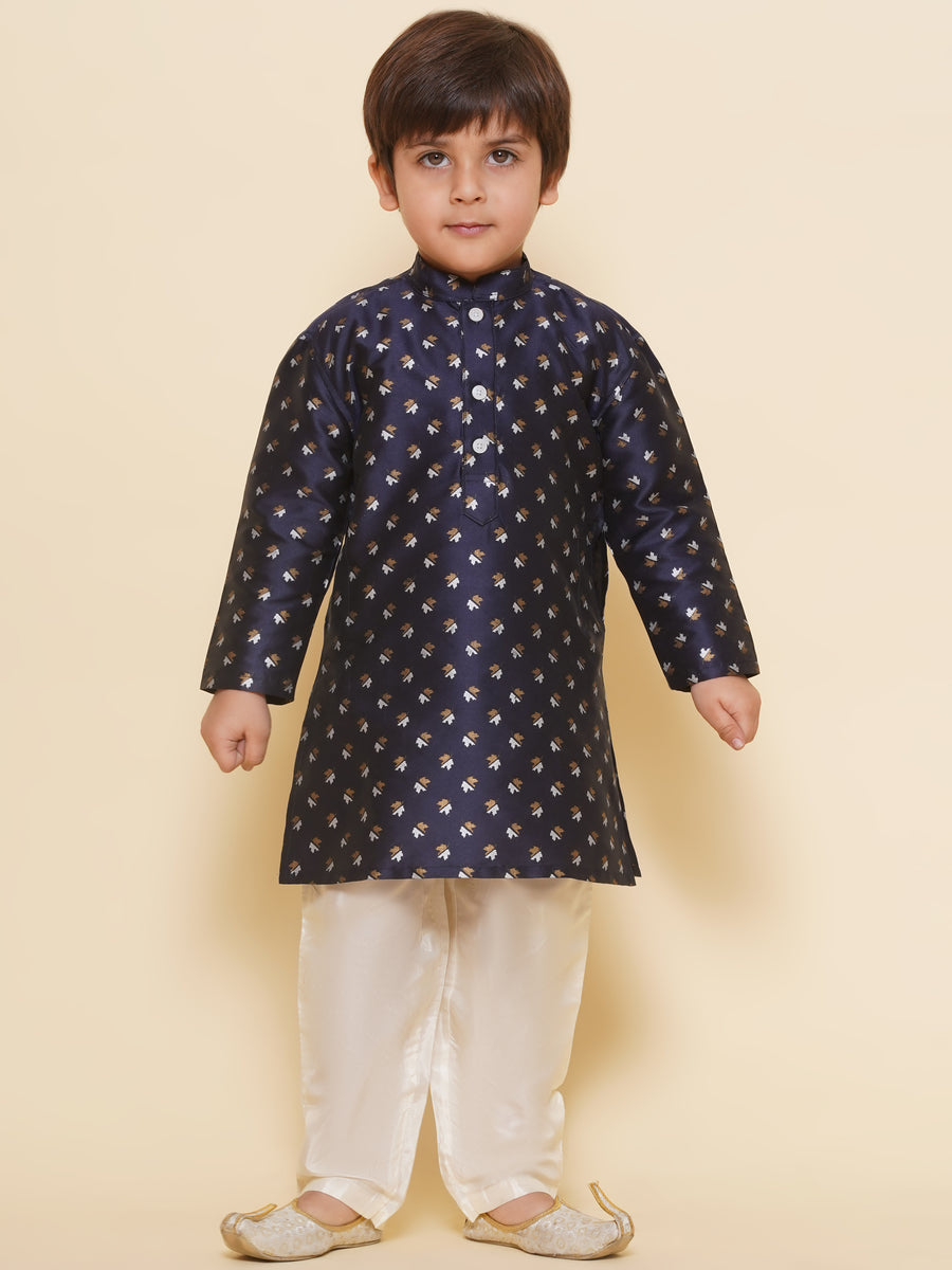 Boys Printed Kurta and Pyjama Set