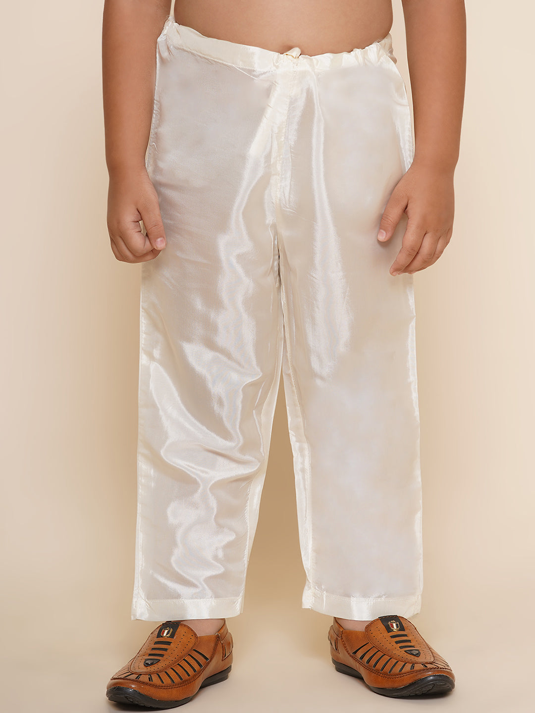 Boys Off White Colour A Mix Plain Pyjama