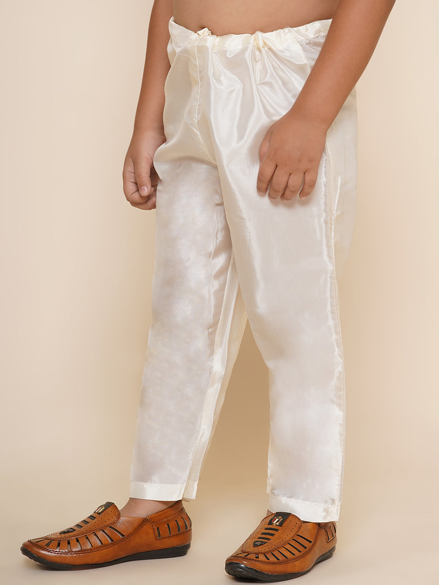 Boys Off White Colour A Mix Plain Pyjama
