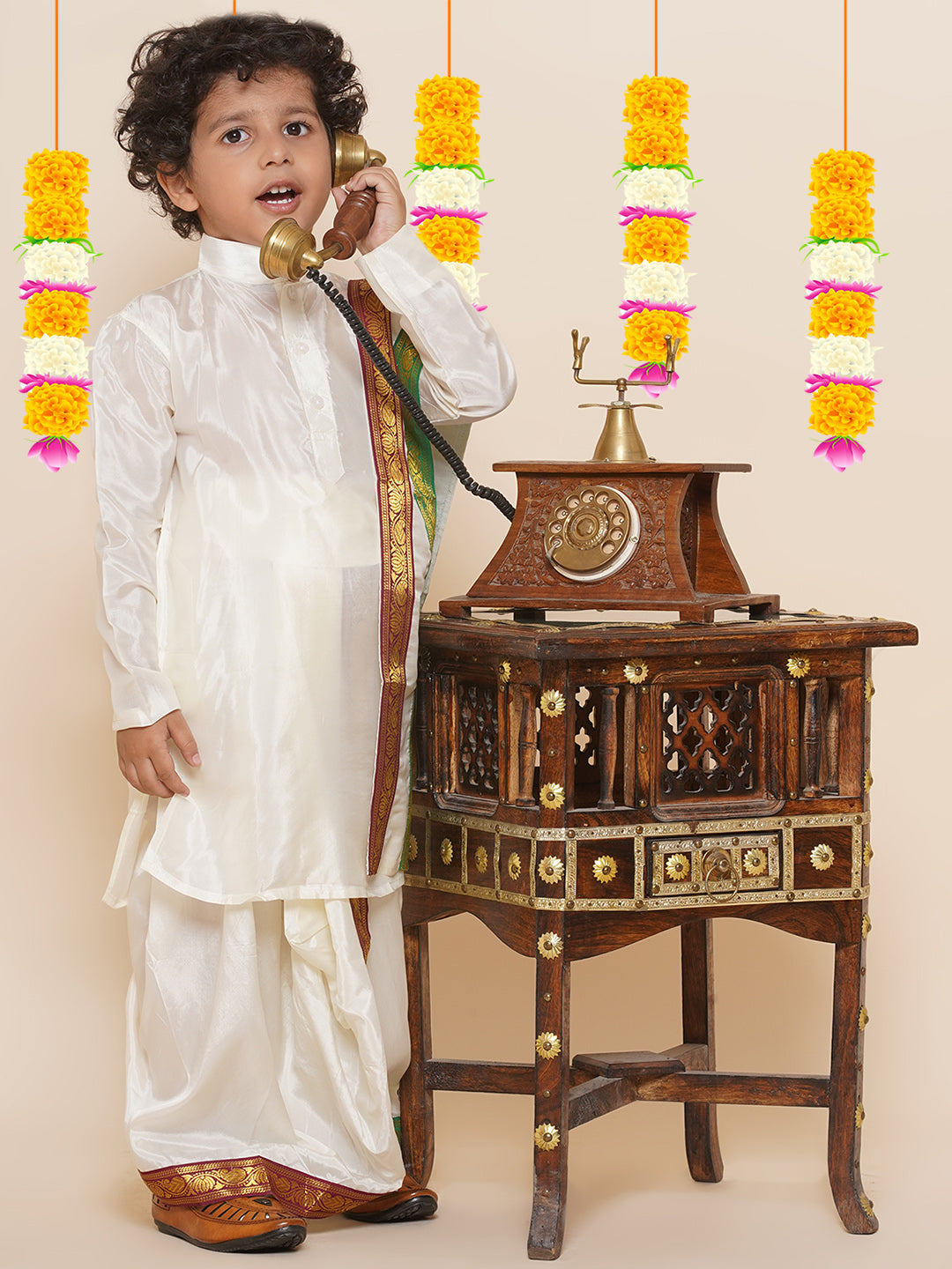 Boys Off-White Solid Kurta