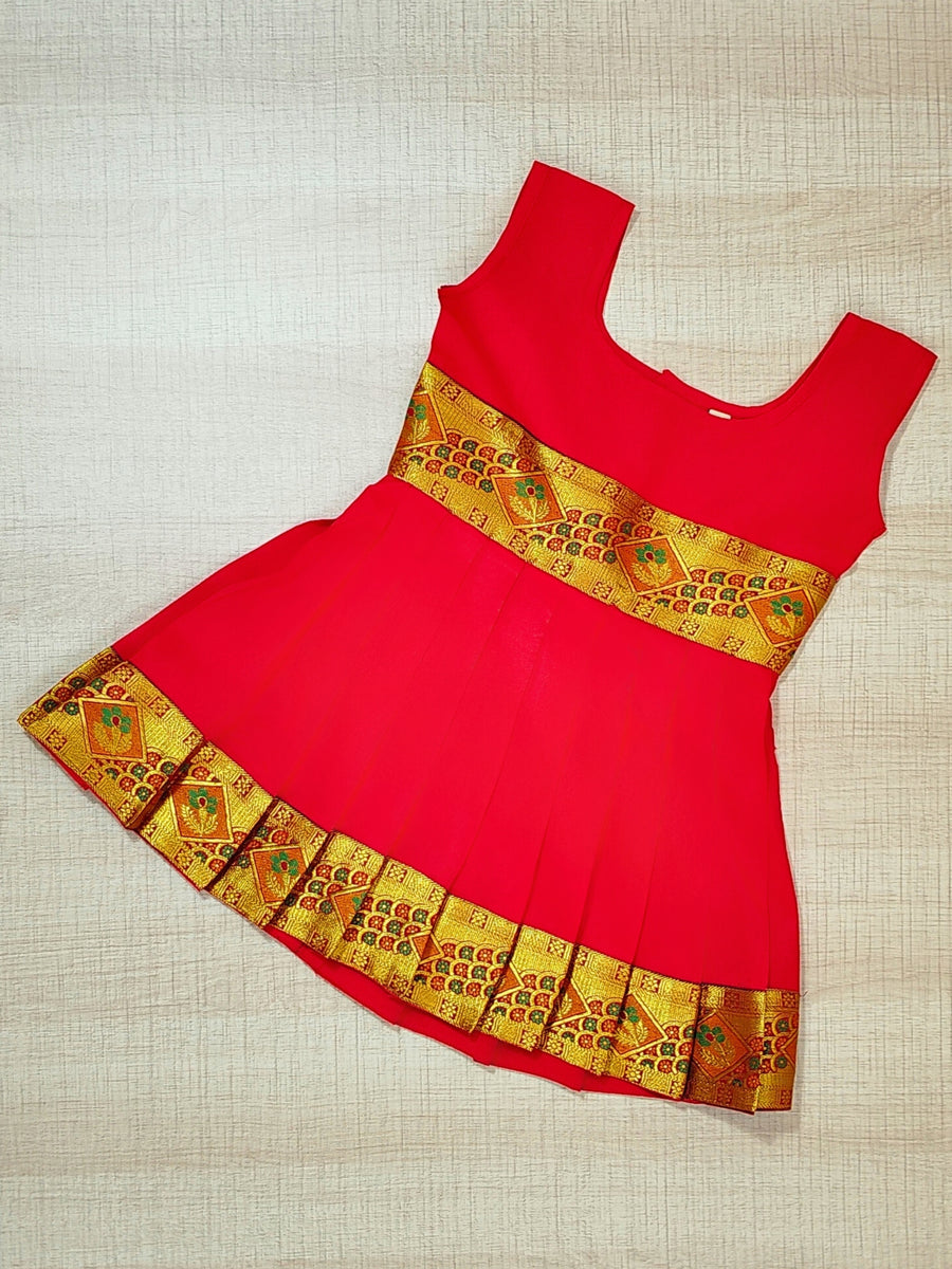 Girls Ethnic Silk Finish Pavadai set