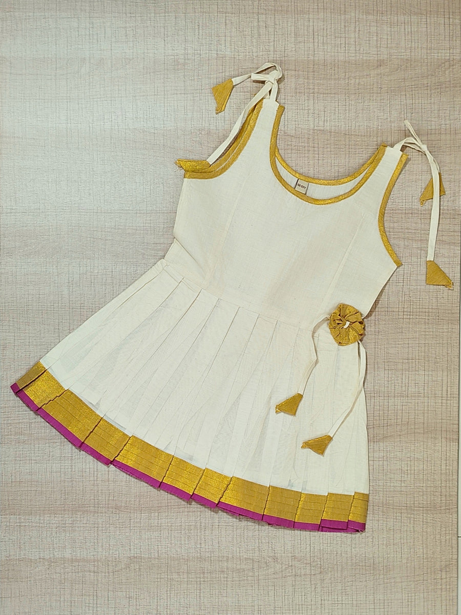 Girls Ethnic Kerala Kasavu Pavadai Set