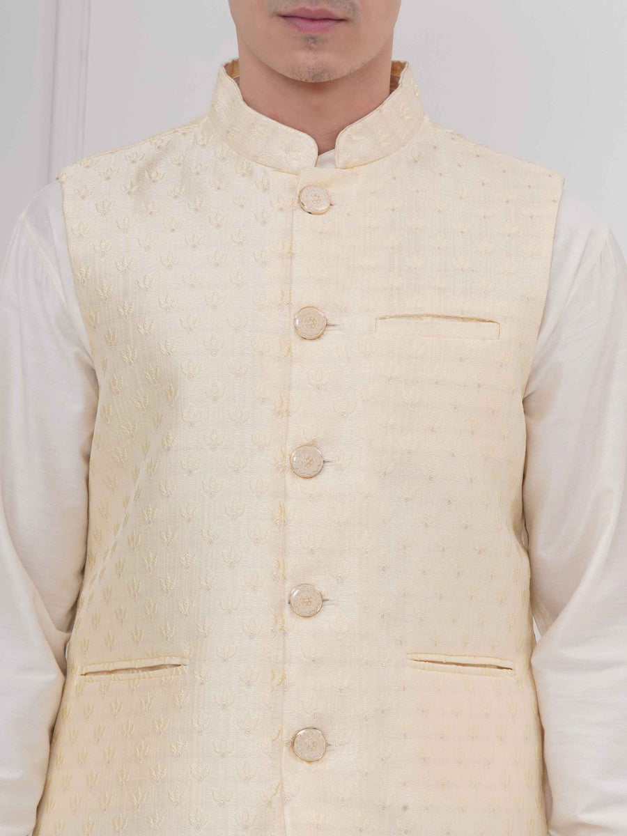 Mens Readymade Silk Cotton Kurta Pyjama And Nehru Jacket.