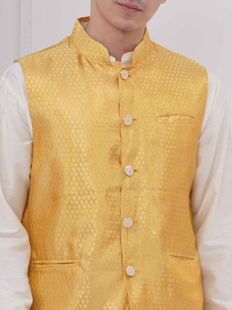 Mens Readymade Silk Cotton Kurta Pyjama And Nehru Jacket.