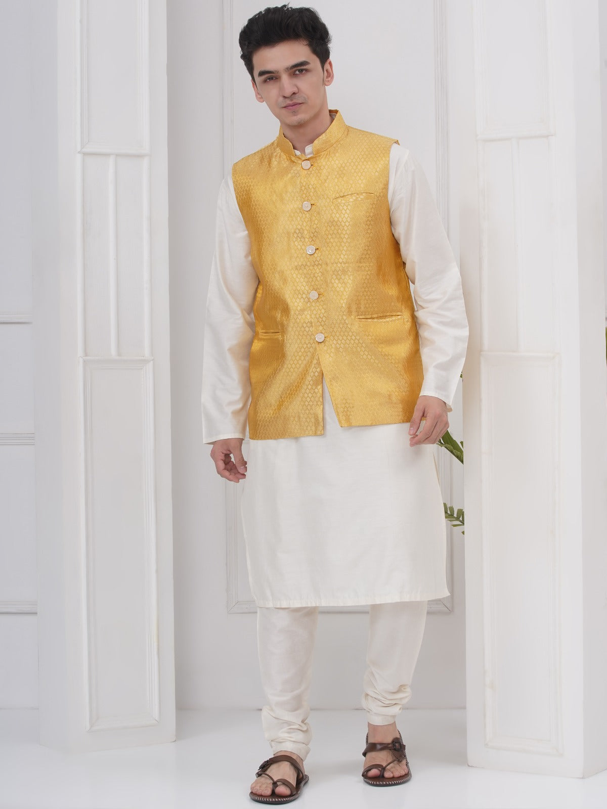 MEN KURTA SET WITH NEHRU JACKET
